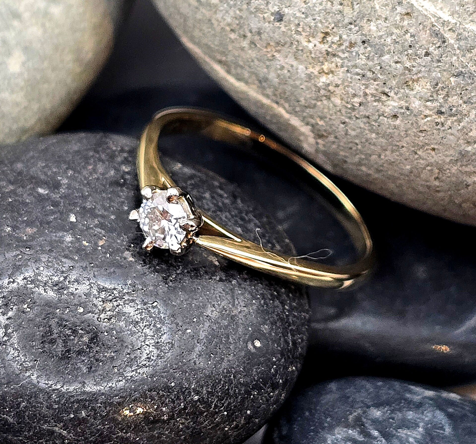 9ct Gold Diamond Solitaire Ring – Delicate and Timeless Elegance