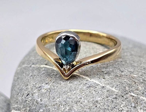 18ct Gold & Platinum Blue Diamond Ring – Unique Wishbone Design