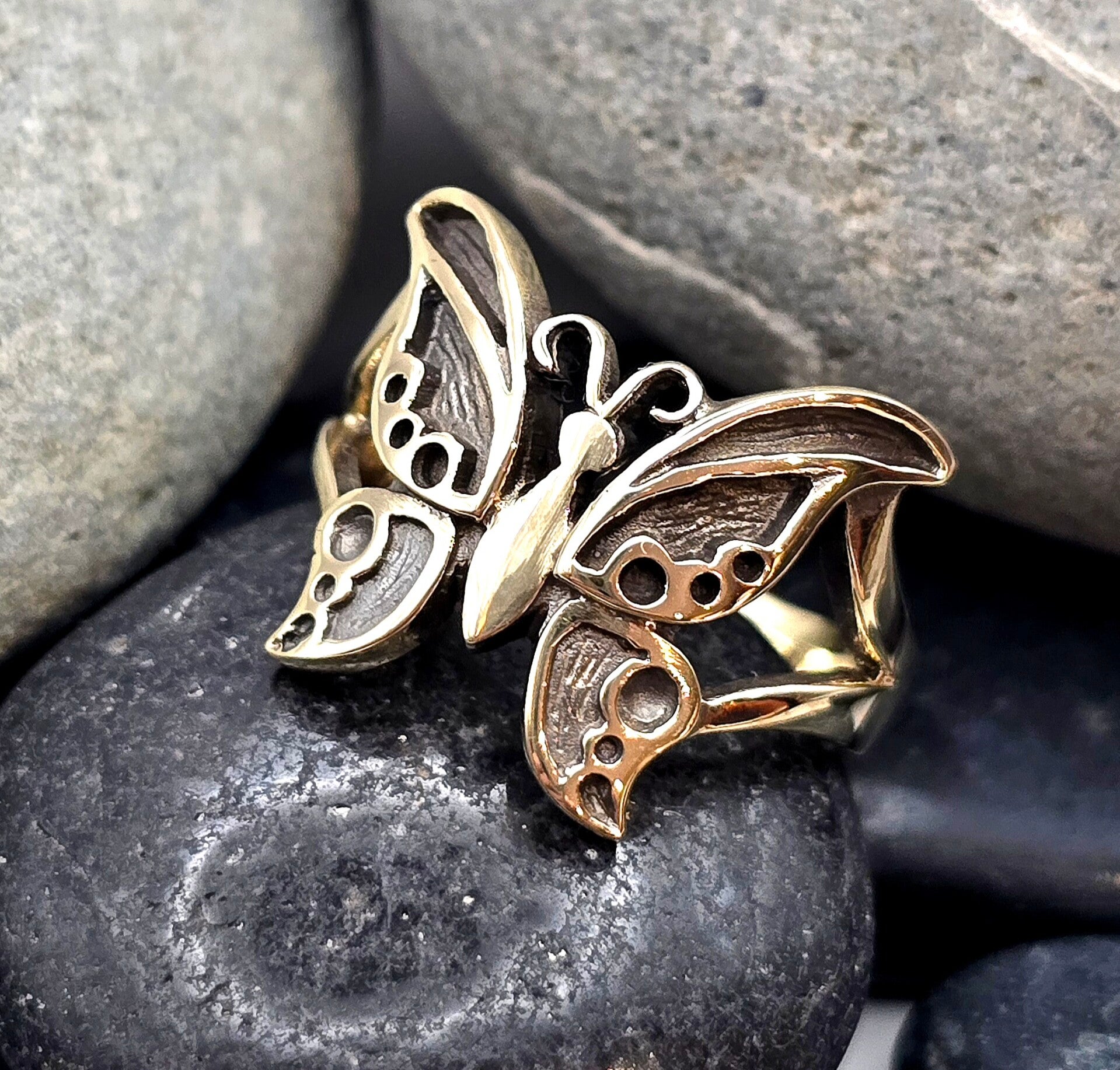 9ct Gold Butterfly Ring – Elegant Nature-Inspired Design