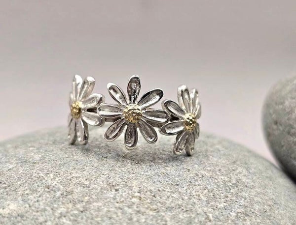 3 Daisy Ring