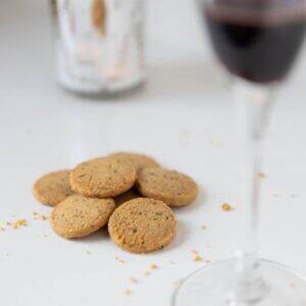 Aperitief kaaskoekje met Provençaalse kruiden