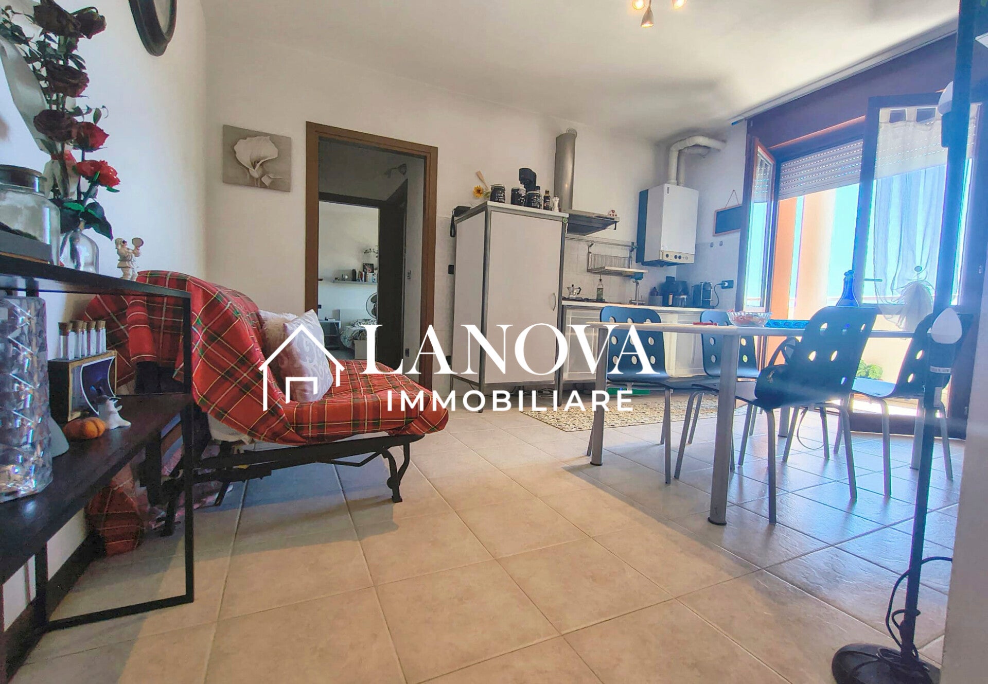 presentazione1-lanova-foto-4-standard-i74pxo.jpg