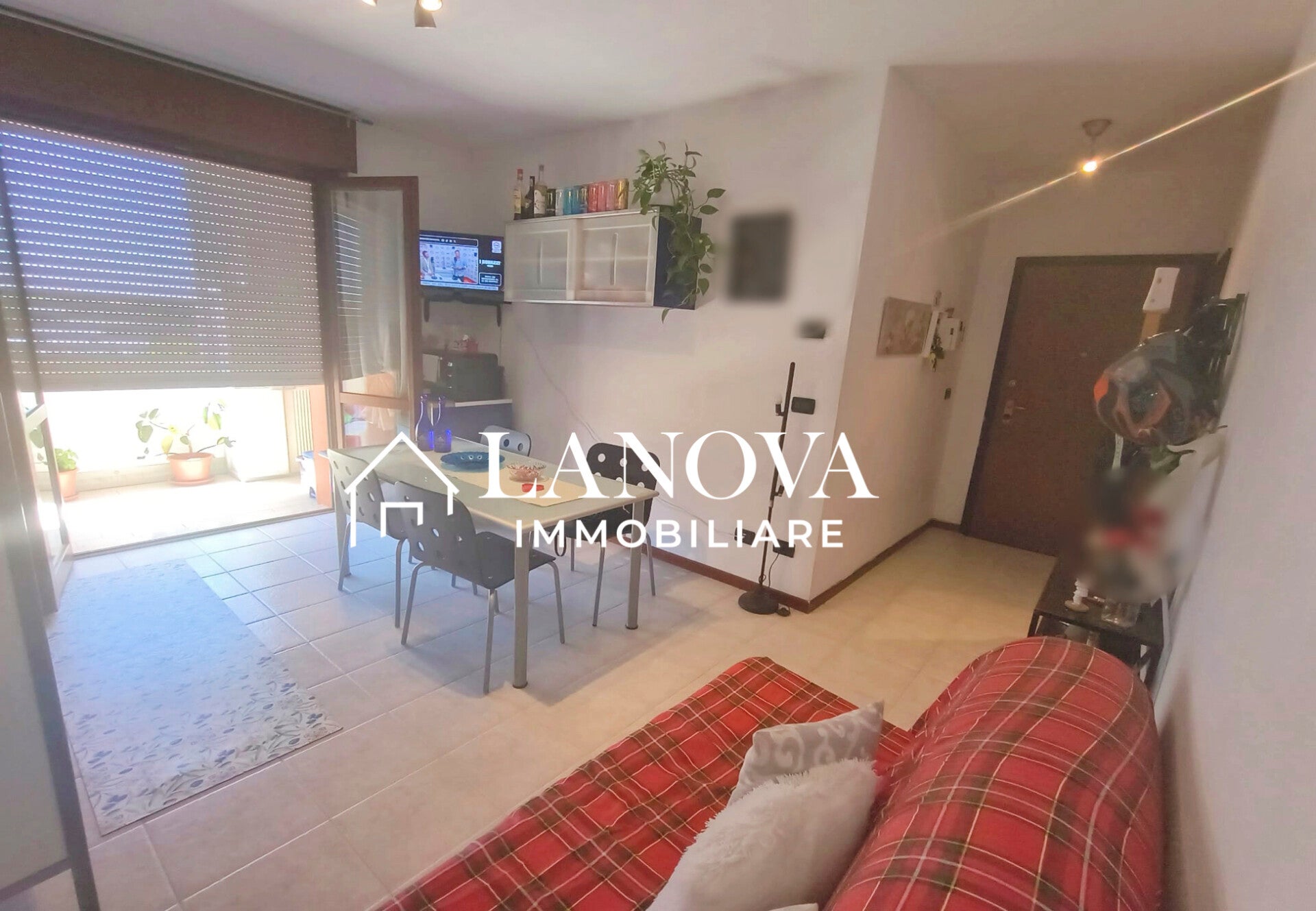 presentazione1-lanova-foto-8-standard-x5l1qn.jpg