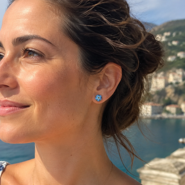 Puces d’oreilles Myosotis — fleur véritable