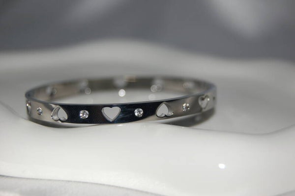 Hartjes en strass bangle zilver