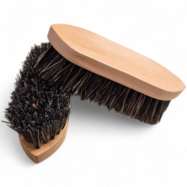 Dandy brush