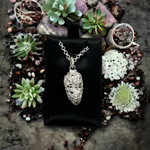 Anhänger mit Kette Anne