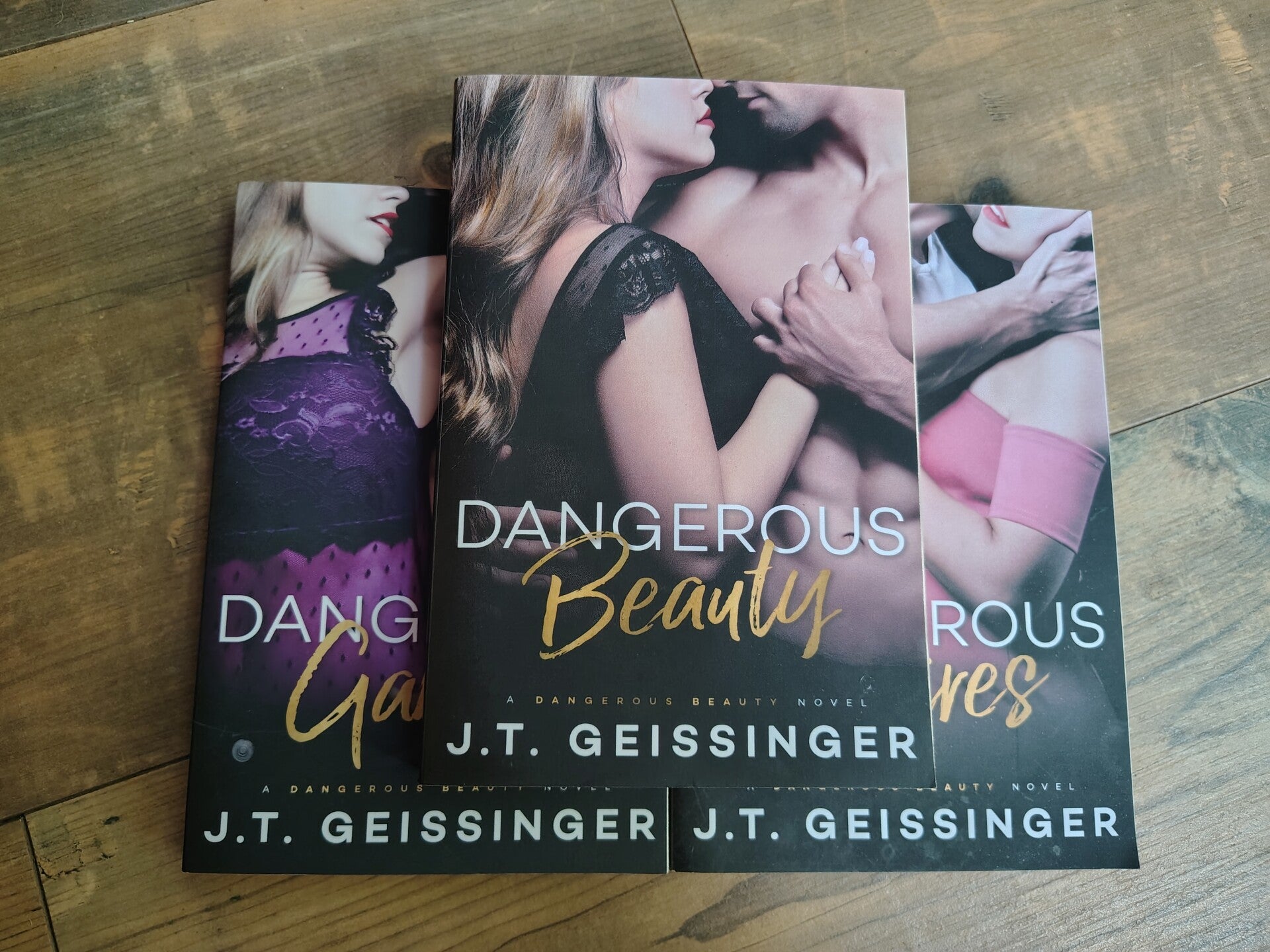 Dangerous Beauty - J. T. Geissinger