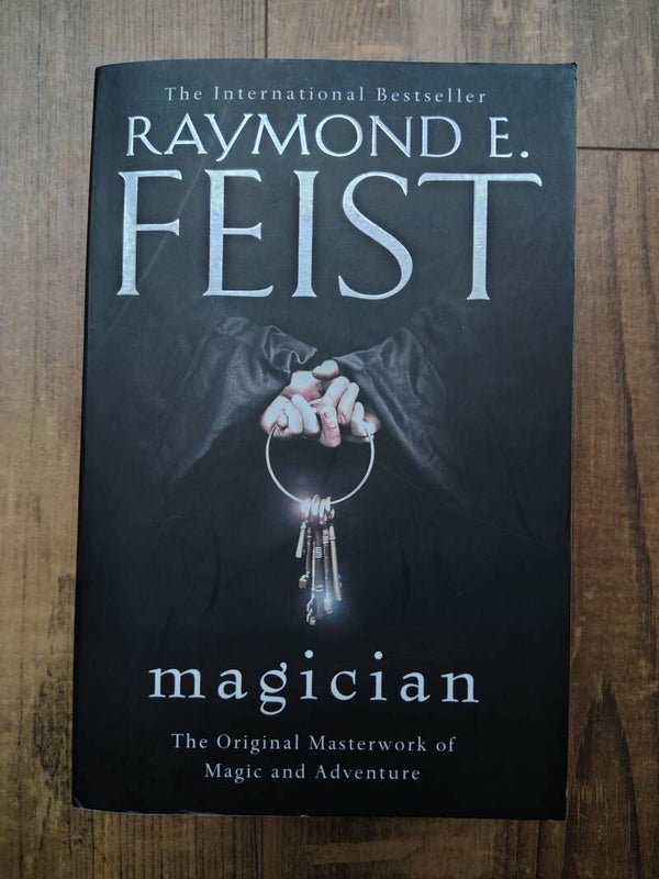 Magician - R. E. Feist