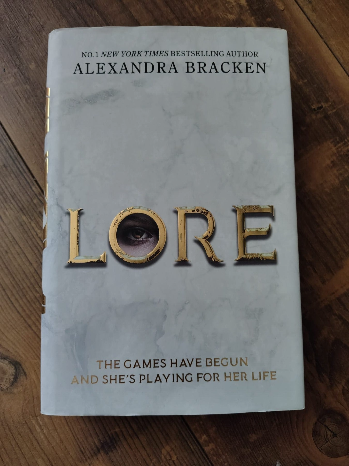 Lore - A. Bracken - Fairyloot