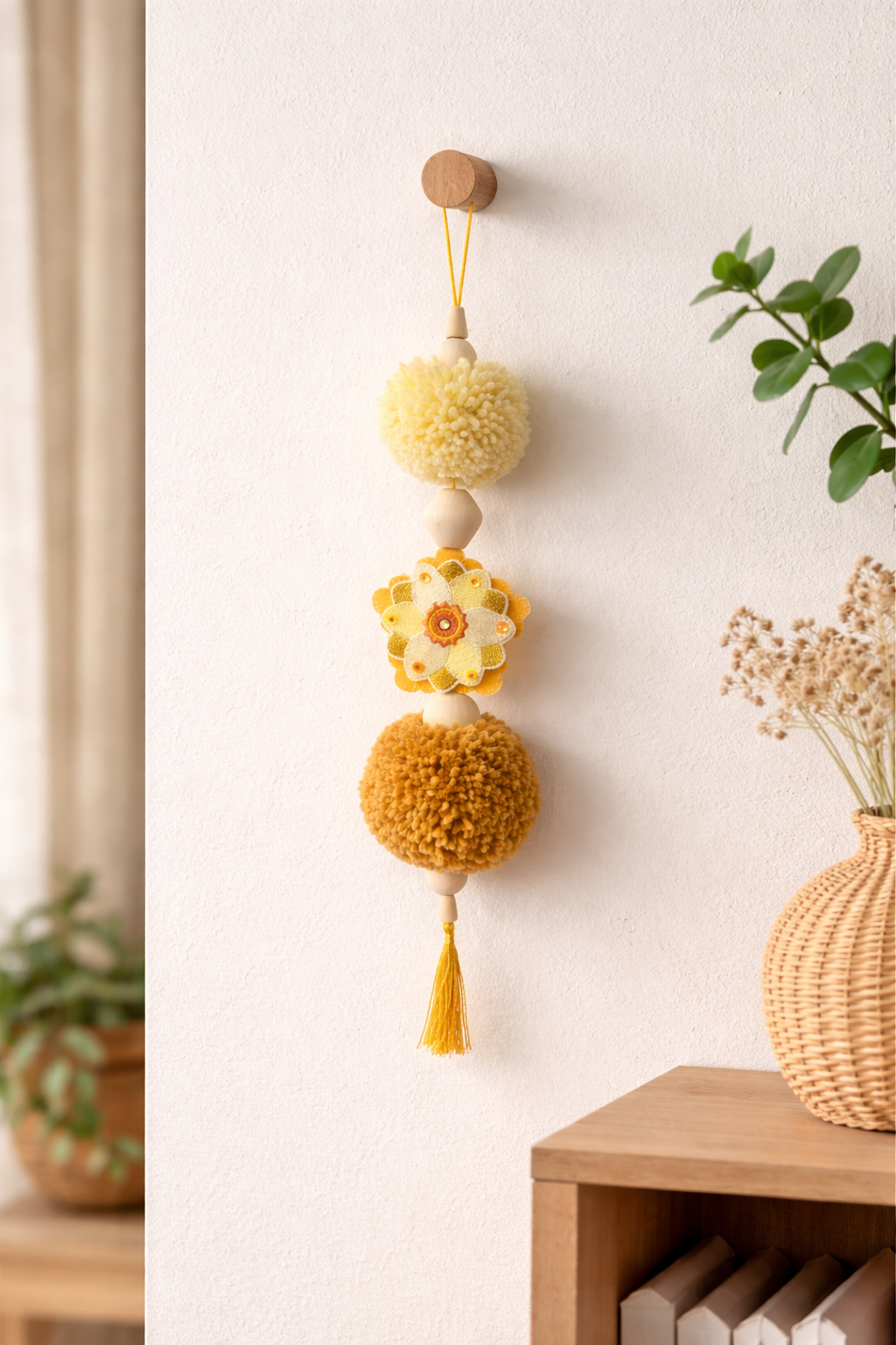 Boho Pompon Hanger – Sunshine