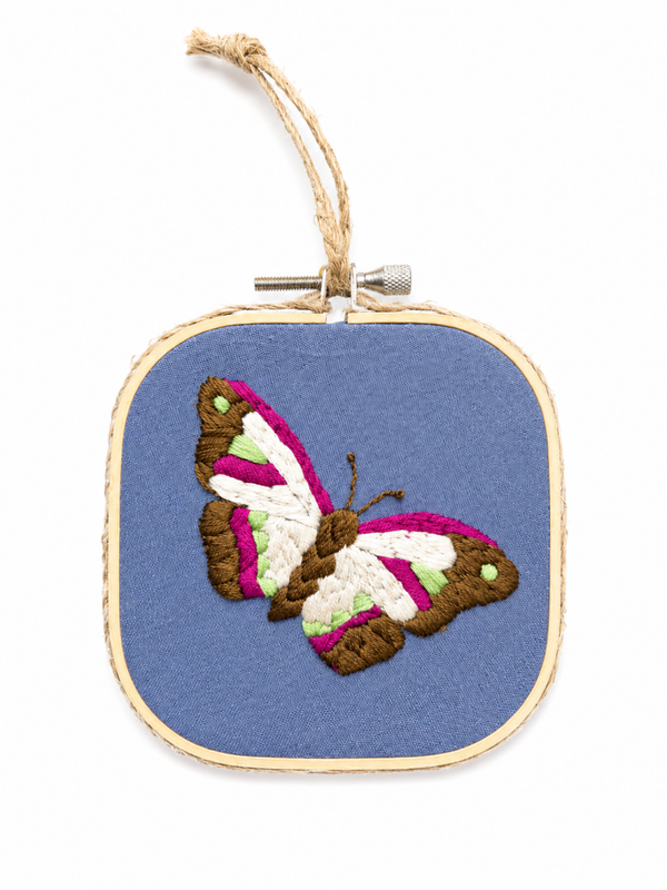 Mini Borduurhanger – Kleurrijke Vlinder