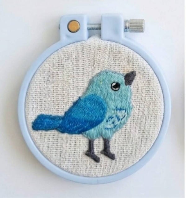 Mini vogel borduurwerkje  blauw