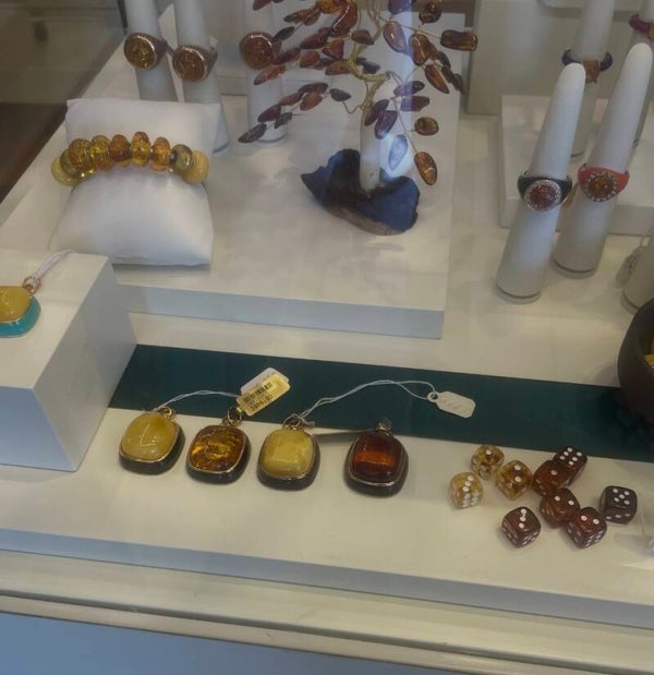 whosale lot of rings chains w/ stones
