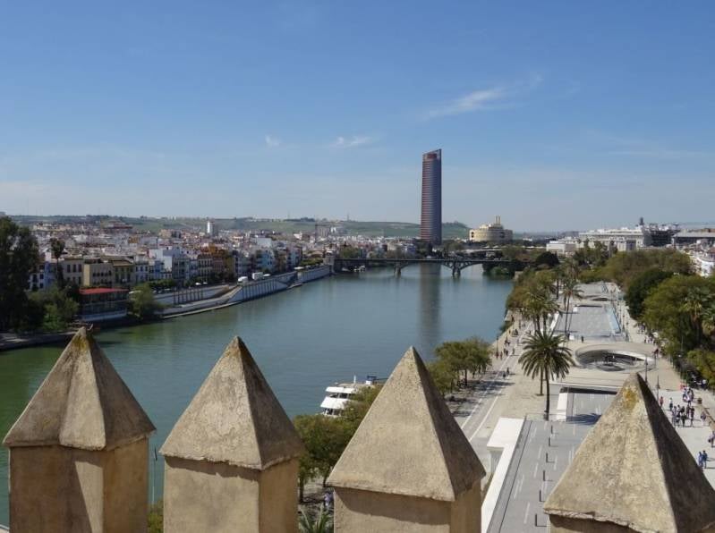 00-Sevilla-PaseodeCristobalColn-TorredelOro5-zichtopdestad7-1024.jpg