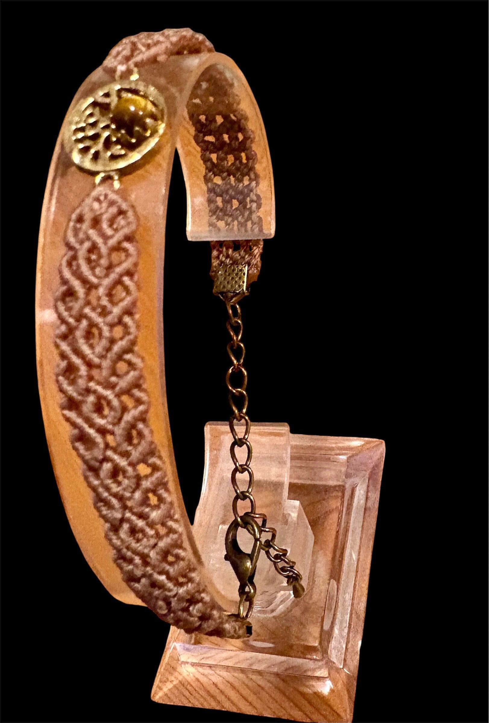 Armband keltisch motief - tijgeroog en levensboom