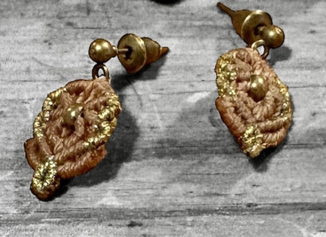 Oorbellen keltisch motief - kaneelkleurig