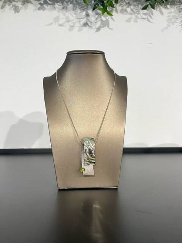 Ketting roos goud met groene rechthoek