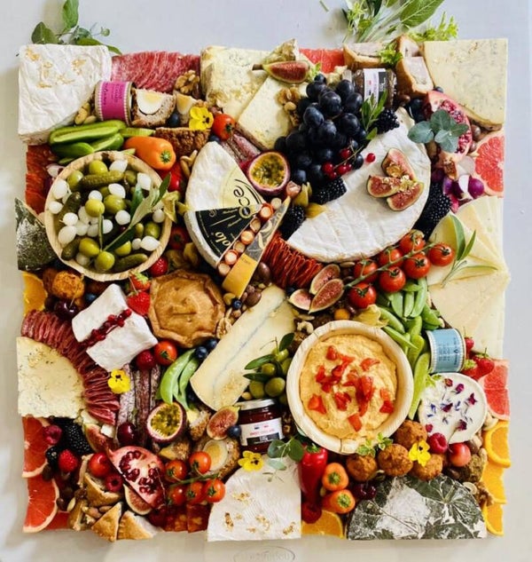 Charcuterie Meats Grazing Board	(4 persons)