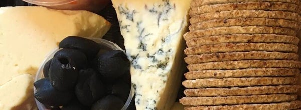 British Ploughmans Grazing Platter (Feeds 5-7)