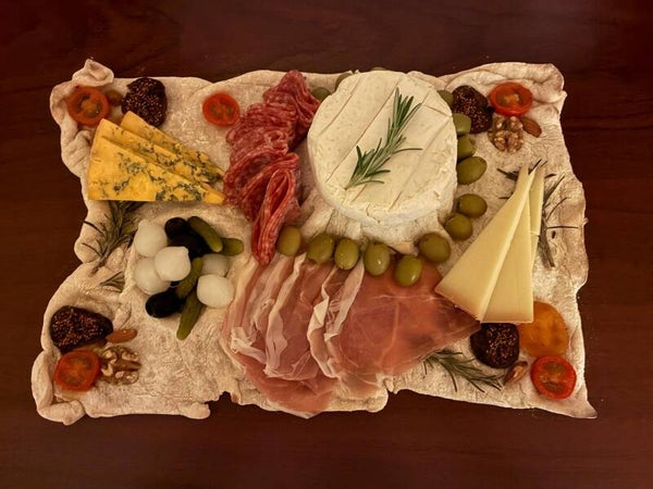 Edible Cheeseboard (feeds 7)