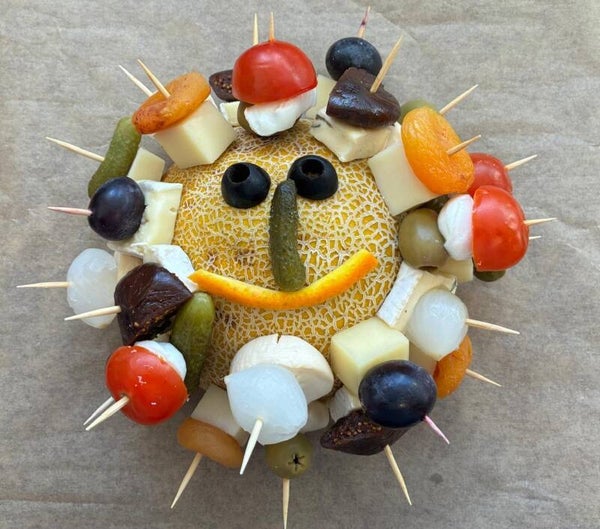 Hector the cheese  & pickled onion Hedgehog (24 pieces)
