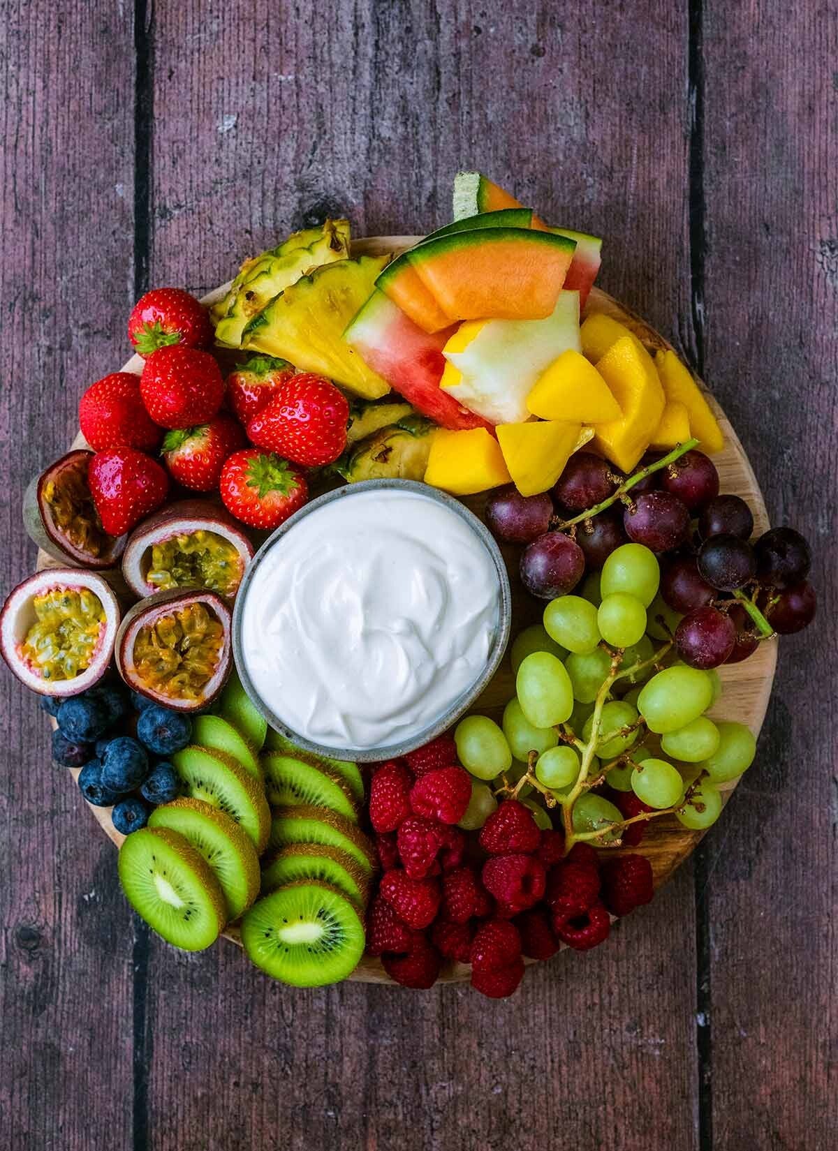 Fresh fruit Sharing Board (Feeds 7-9)