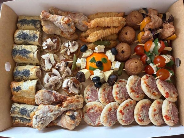 Pennyhill-Savoury Finger Grazing Platter-Large (35 pieces)