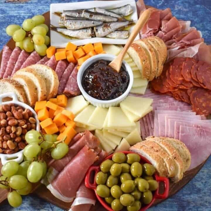 Spanish Inspired Sharing Board (Feeds 7-9)