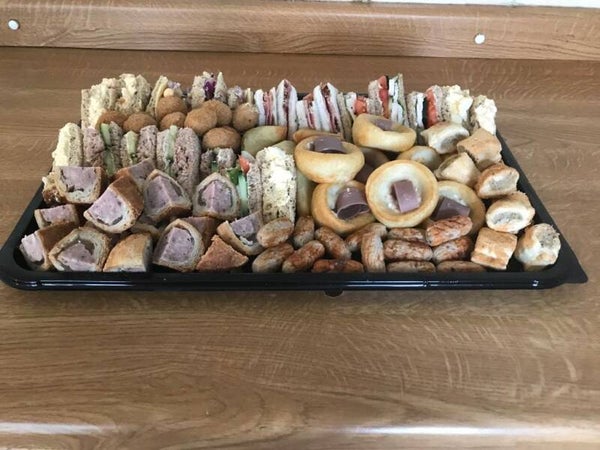 Sandwiches & Finger Items Grazing Board A	(7 people)