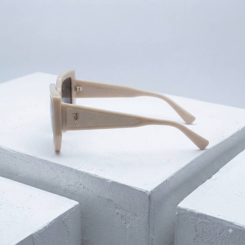 Occhiali da Sole Donna Trussardi presso Ottica Sharon Vibo Valentia