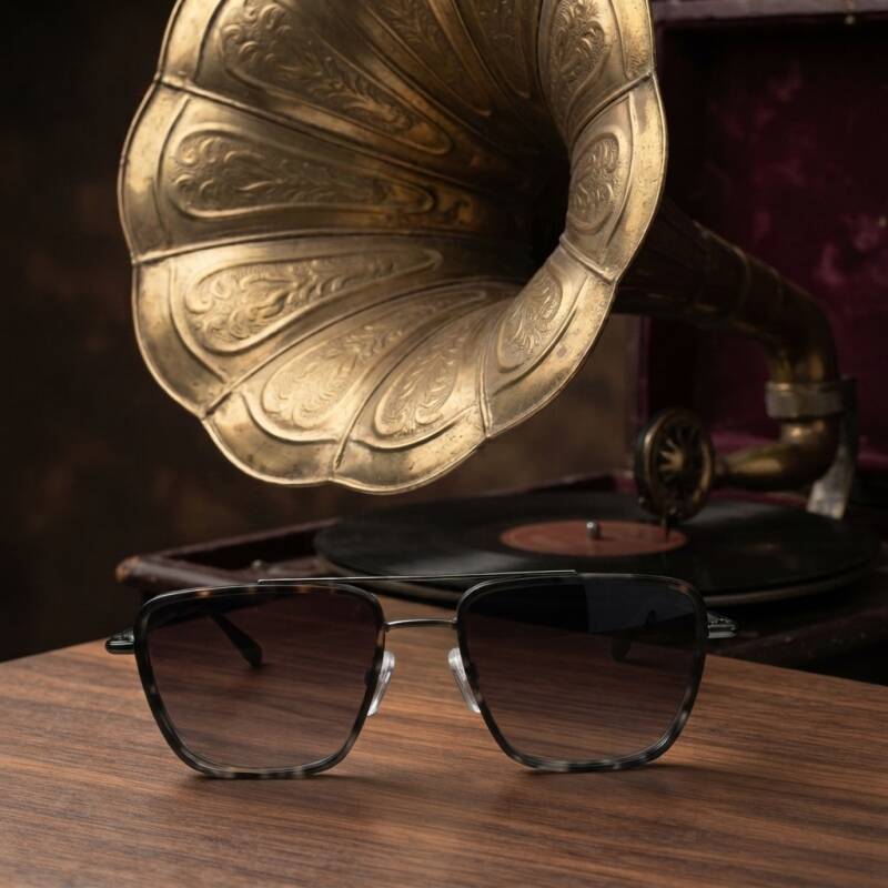 occhiali da sole uomo marca Bulget.