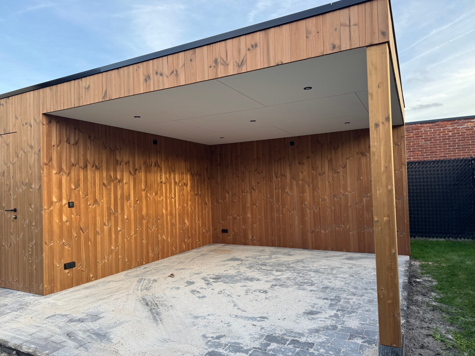 houten bijgebouw carport tuinhuis overkapping poolhouse balen mol geel meerhout dessel 