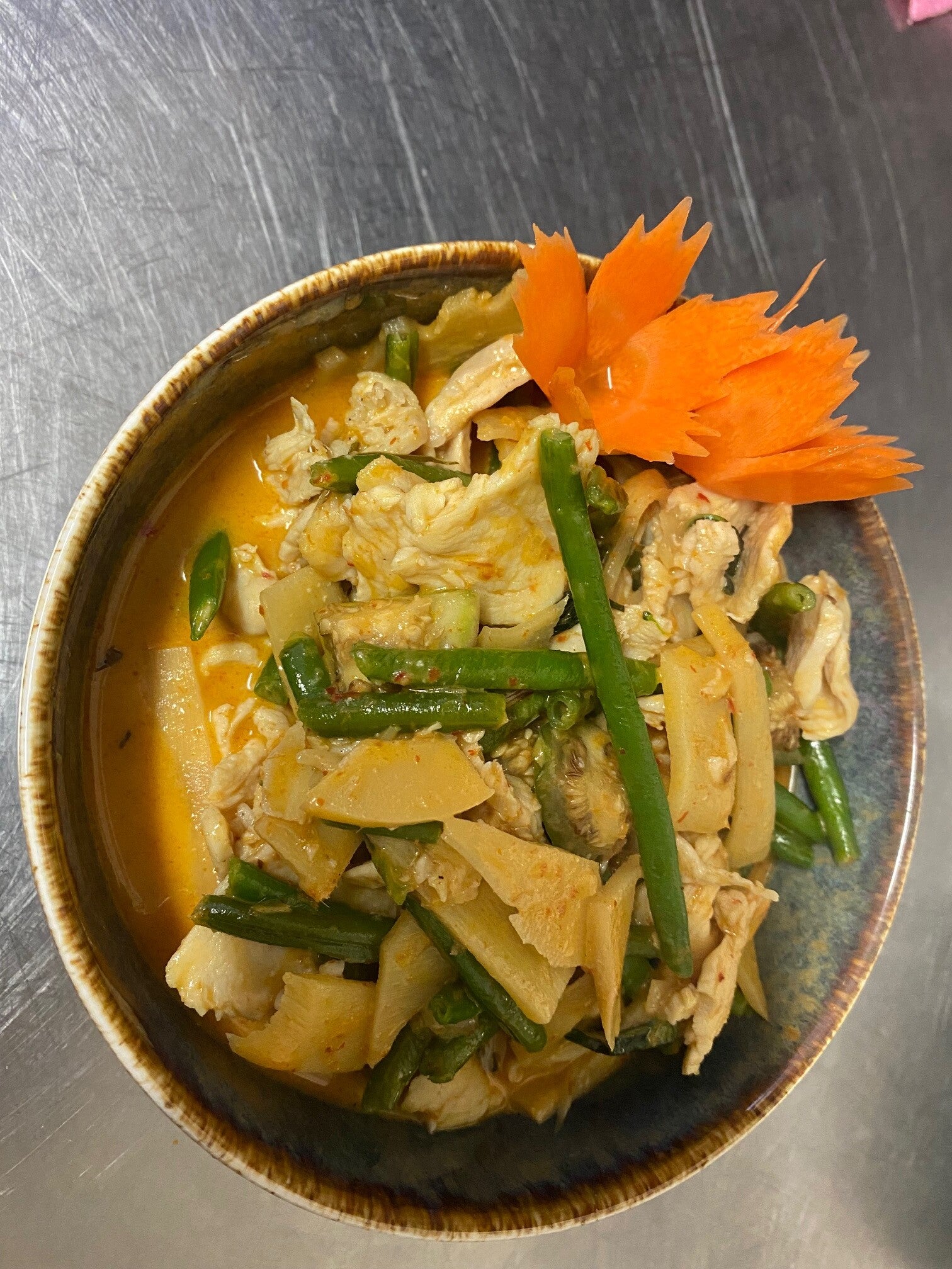 89_Schwein Thai Curry rot
