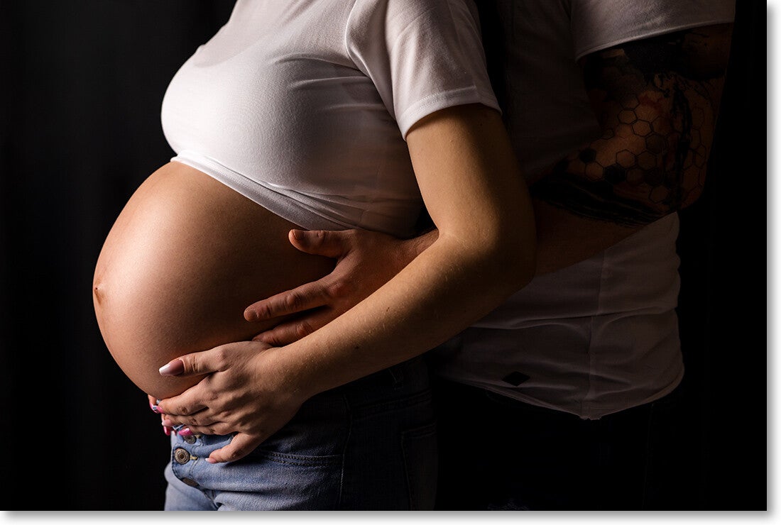 Babybauchfotos im Studio