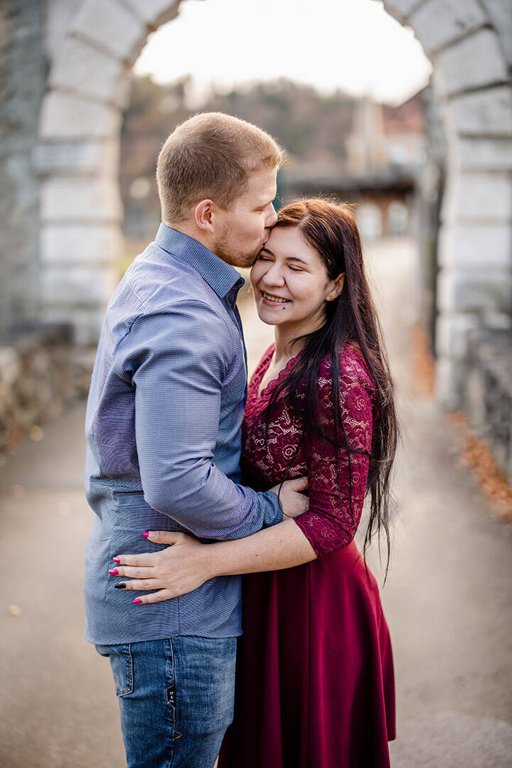 coupleshooting-burg-standard-nafjn8.jpg
