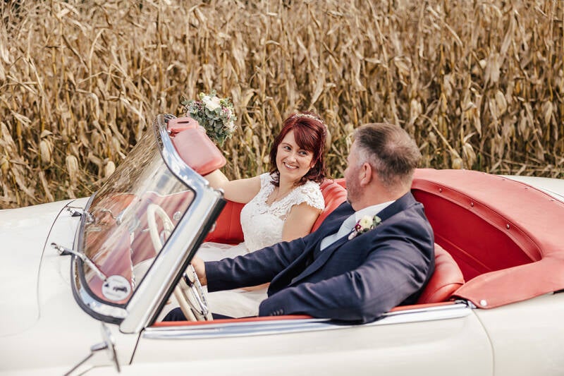 hochzeit-oldtimer-standard-7r9j5k.jpg