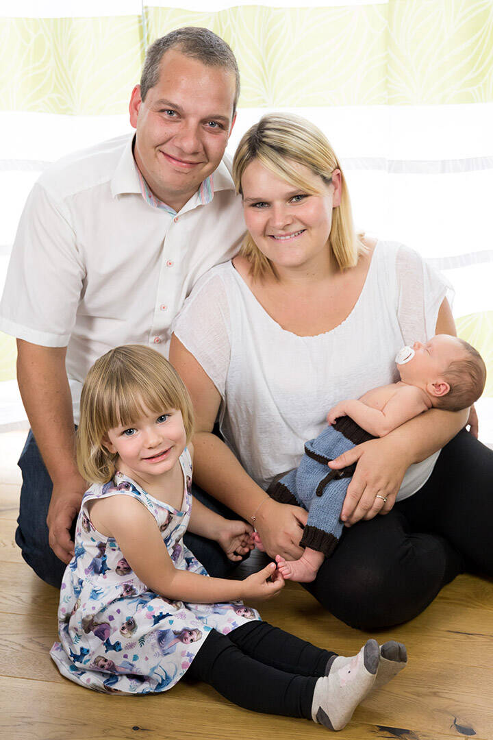 newborn-familie-fotografie-monikagross-01-standard-qdff5n.jpg