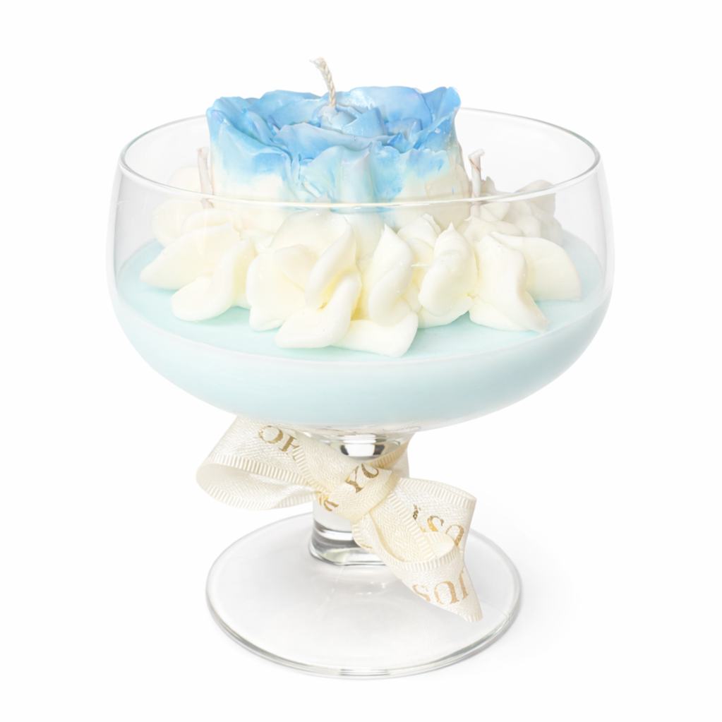 Flowerbomb love lichtblauw kaars