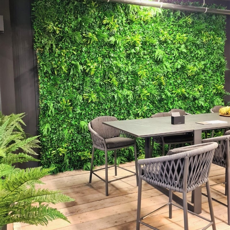 plantenwand-van-kunststof-voor-buiten-op-het-terras-1.jpg