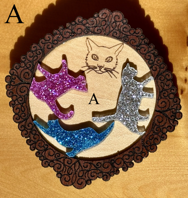 Pin/Brooch: Cats