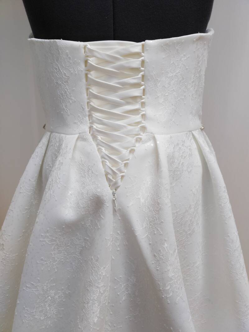 Brautkleid erweitert/geweitet, Hochzeitskleid nach der Änderung