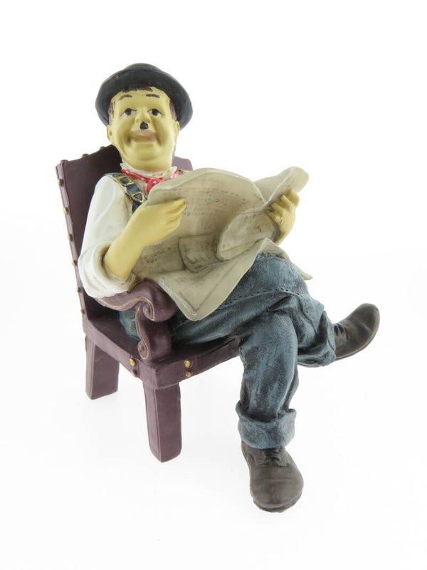 Figuren Laurel & Hardy in luie stoelen,
