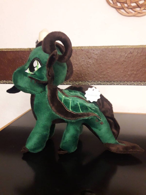 Drache Blumenblattflügel