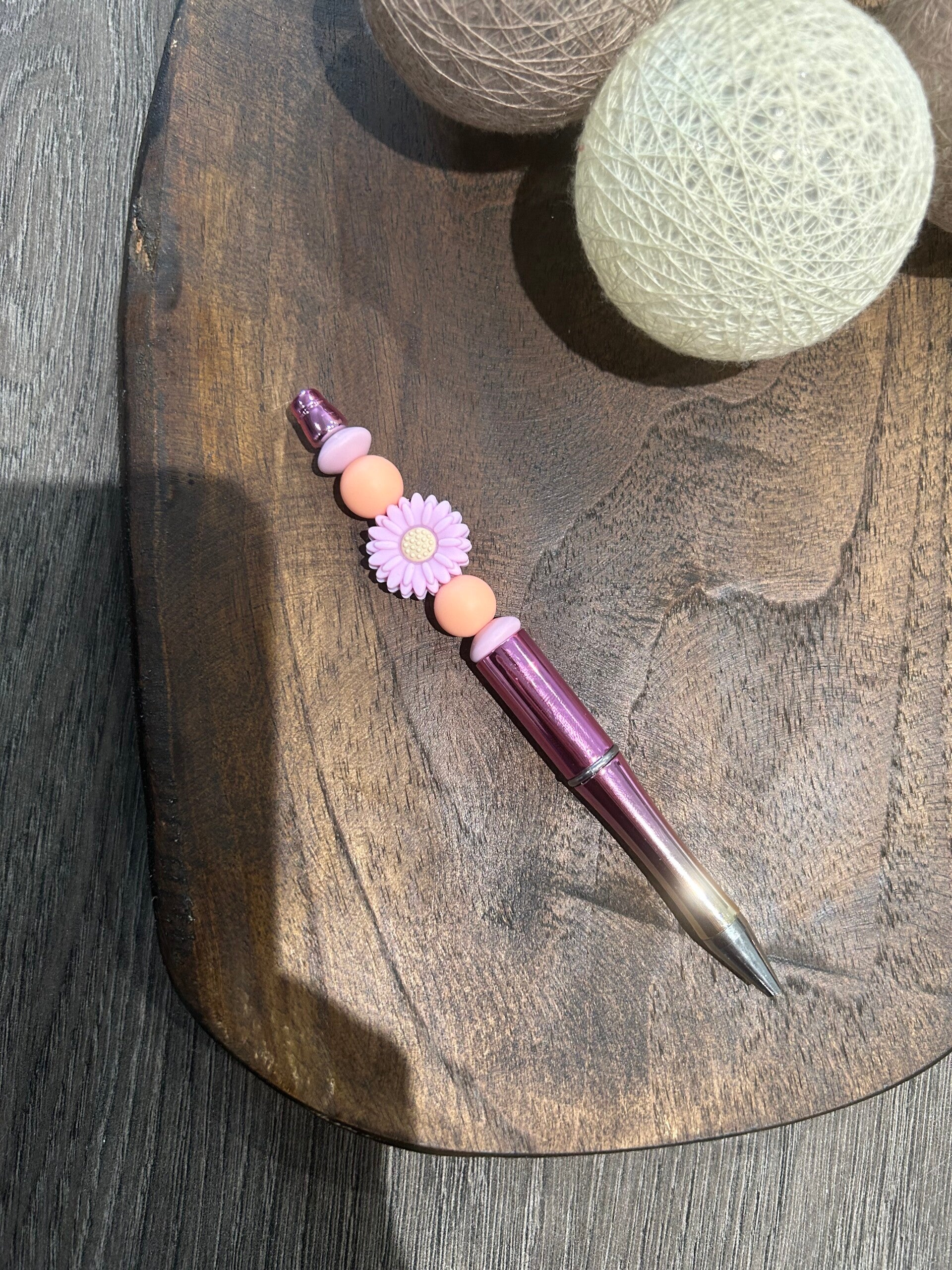 Stylo marguerite rose doré