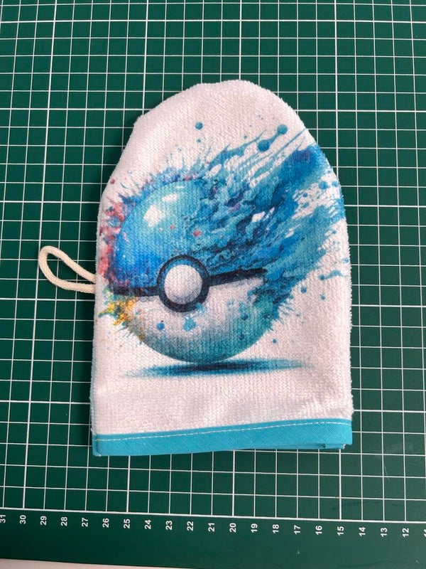 Gant de toilette pokeball