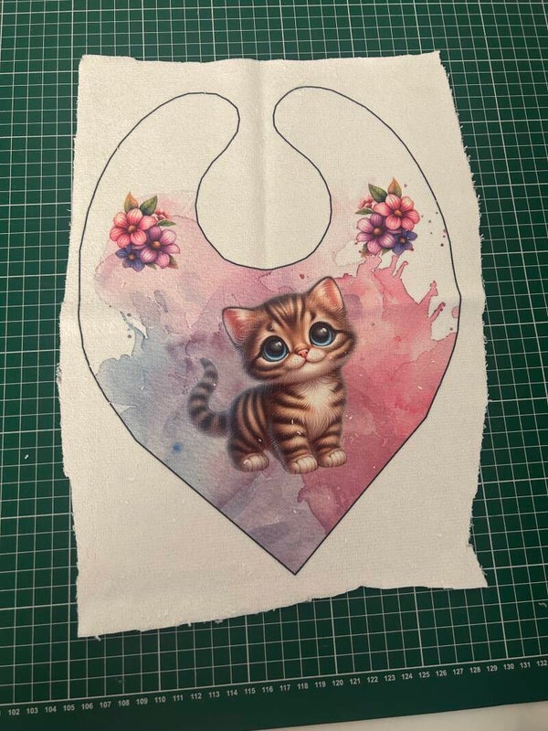 Panneau bavoir bandana Kitty EN STOCK