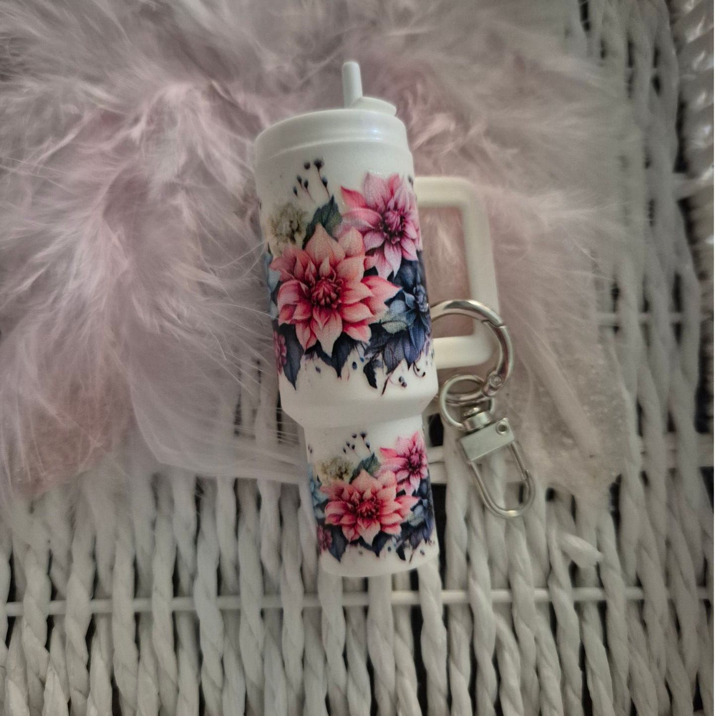 Mini Tumbler Schlüsselanhänger Blumen Weiß