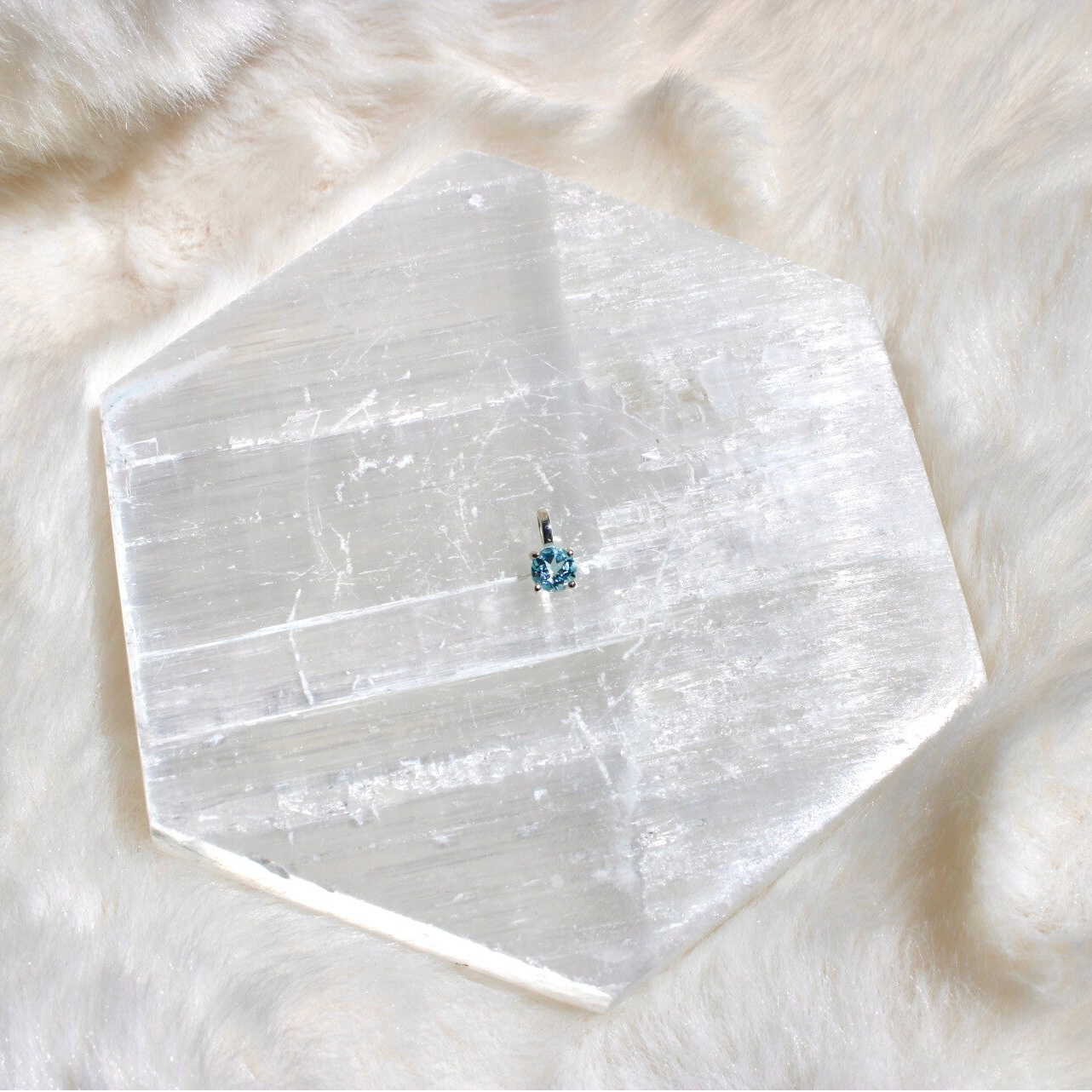 Blauwe Topaas hanger