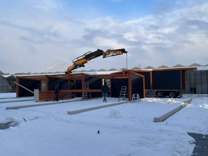 Prefab elementen worden geplaatst